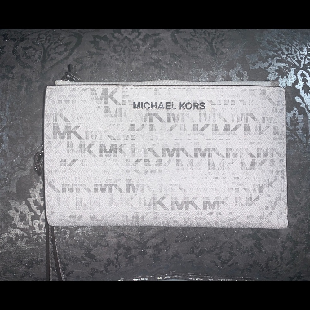 Michael Kors Double-Zip Pebble Leather Wristlet